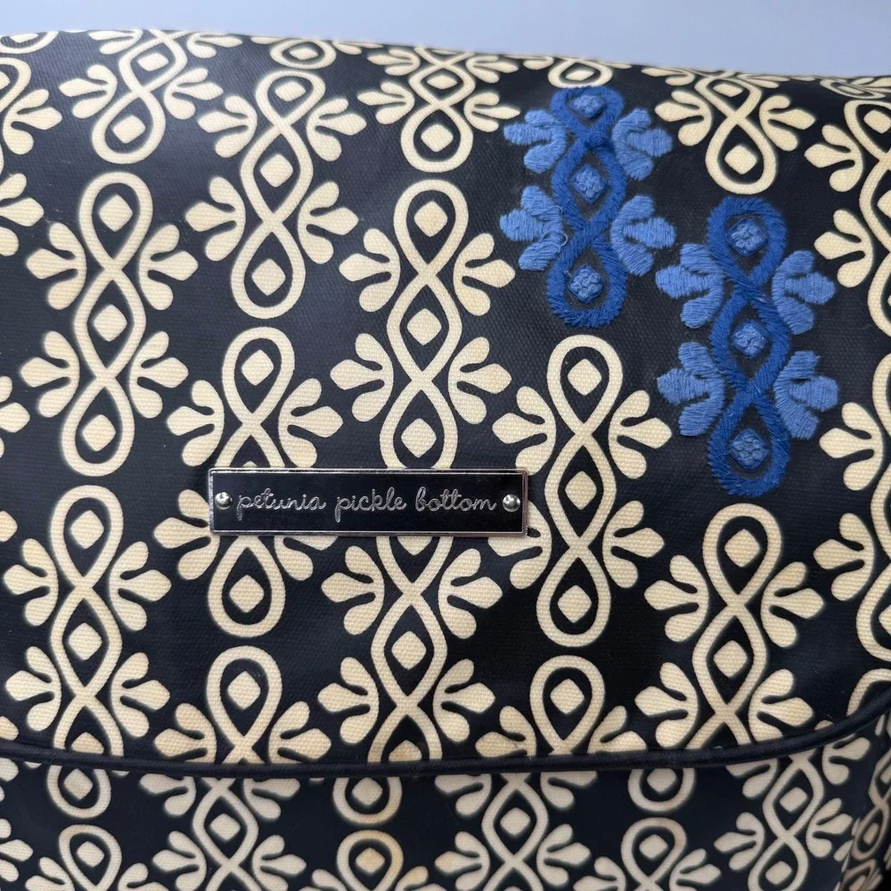 Petunia Pickle Bottom Boxy Backpack Diaper Bag Black‎ Tan Glazed Canvas Floral